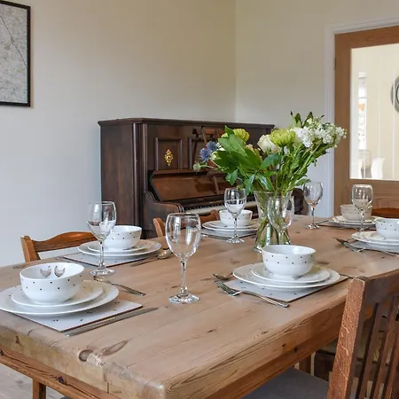 Tatil Evi North Road